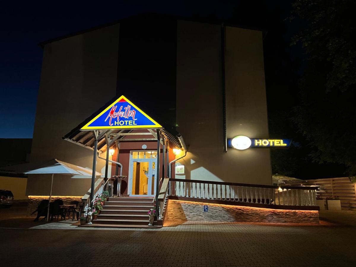 Hotel Medaillon มัคเดอบวร์ก ภายนอก รูปภาพ