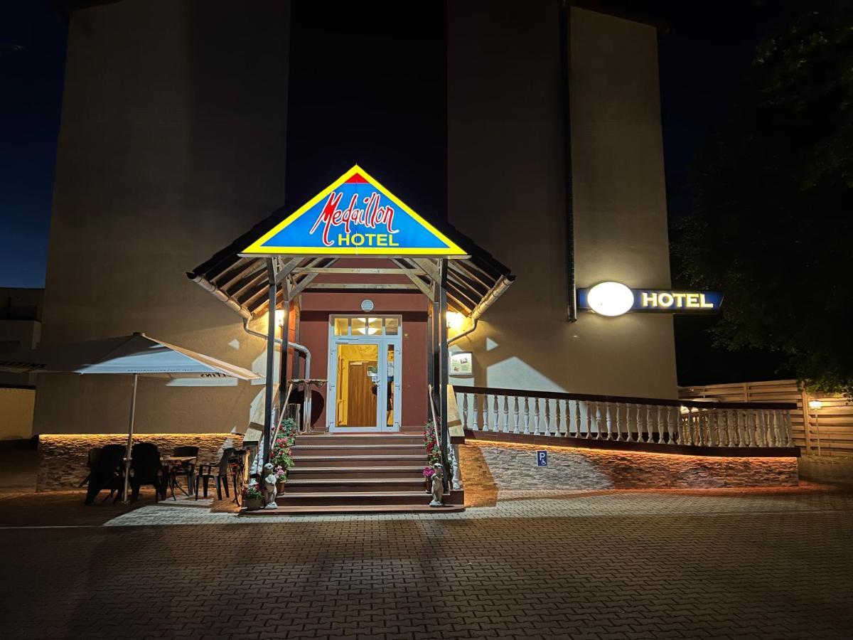 Hotel Medaillon มัคเดอบวร์ก ภายนอก รูปภาพ