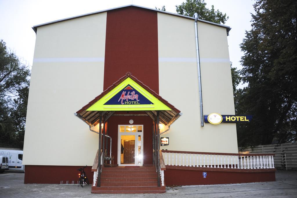 Hotel Medaillon มัคเดอบวร์ก ภายนอก รูปภาพ